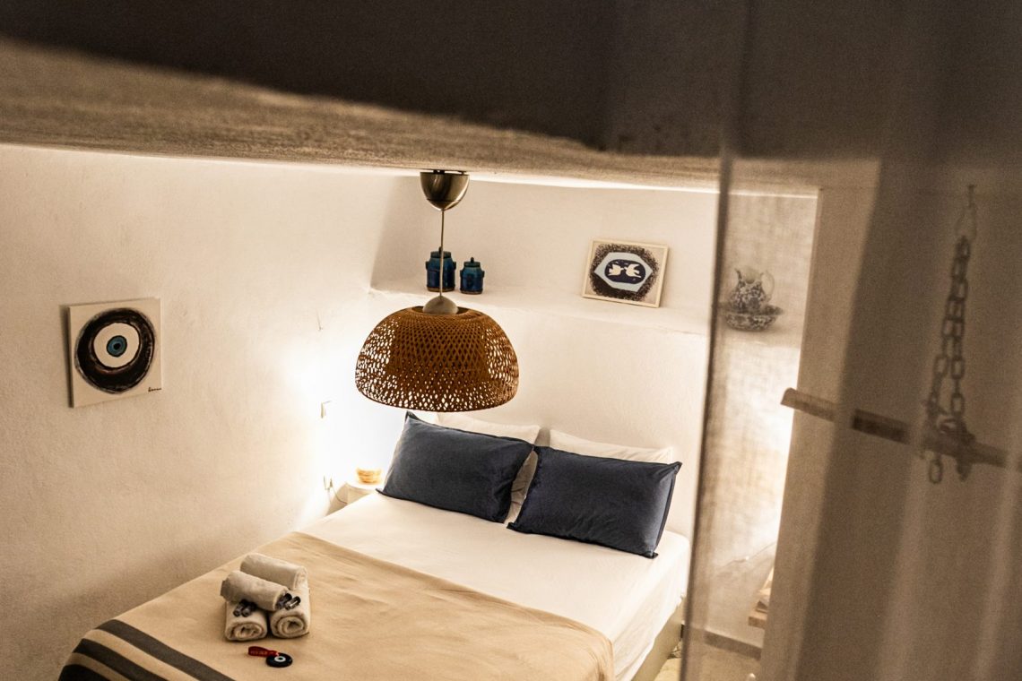 14. BEDROOM_035