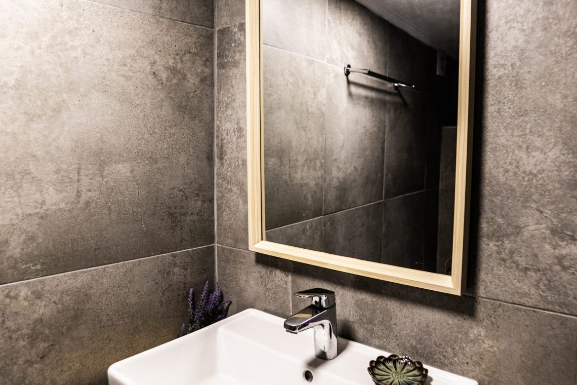 2. BATHROOM_002